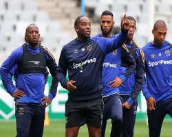 He coaches the team Cape Town City since 2017.